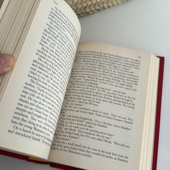 Reader’s Digest Condensed Books 1997 Volume 1 - Picture 8 of 9